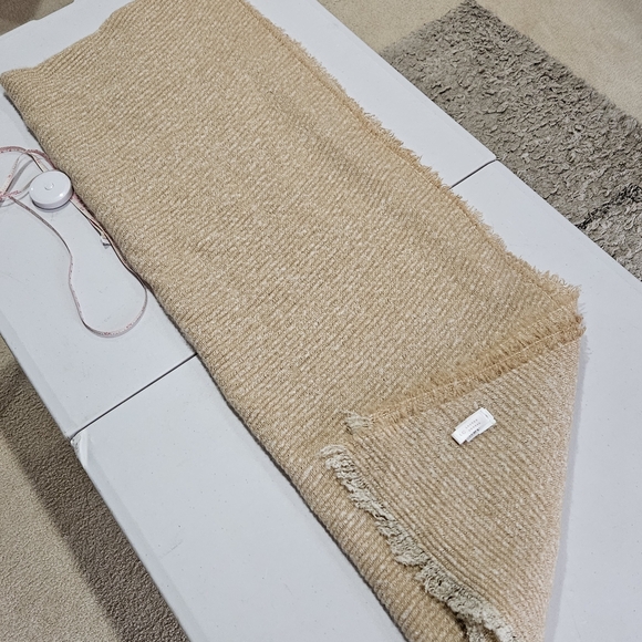 LC Lauren Conrad Blanket Scarf - Picture 4 of 8